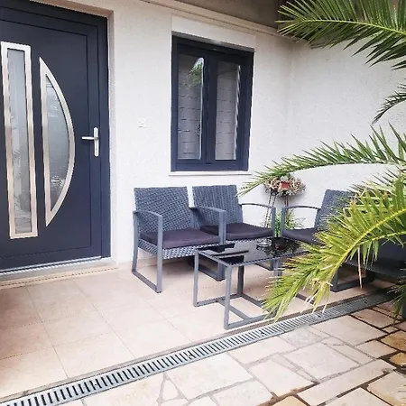 Nena Near The Center With Free Parking * Pula