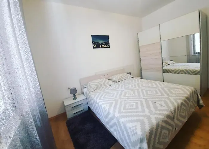 Nena Near The Center With Free Parking Daire *