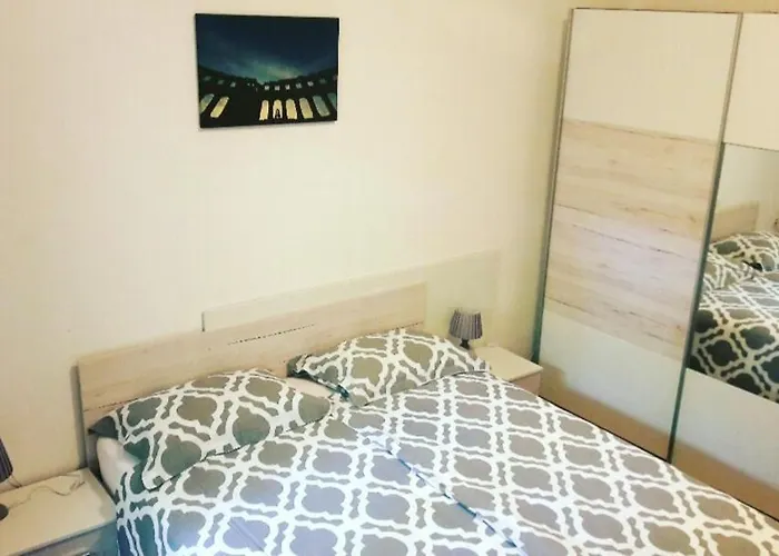 Daire Nena Near The Center With Free Parking *