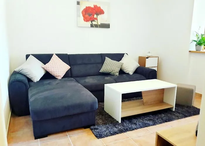 Nena Near The Center With Free Parking *