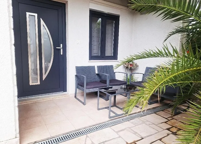 Nena Near The Center With Free Parking * Pula